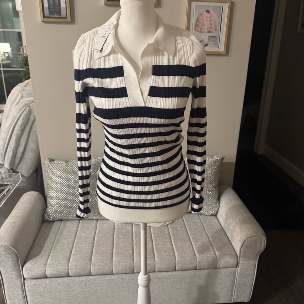 White House Black Market Fitted Black and White Button Down Shirt